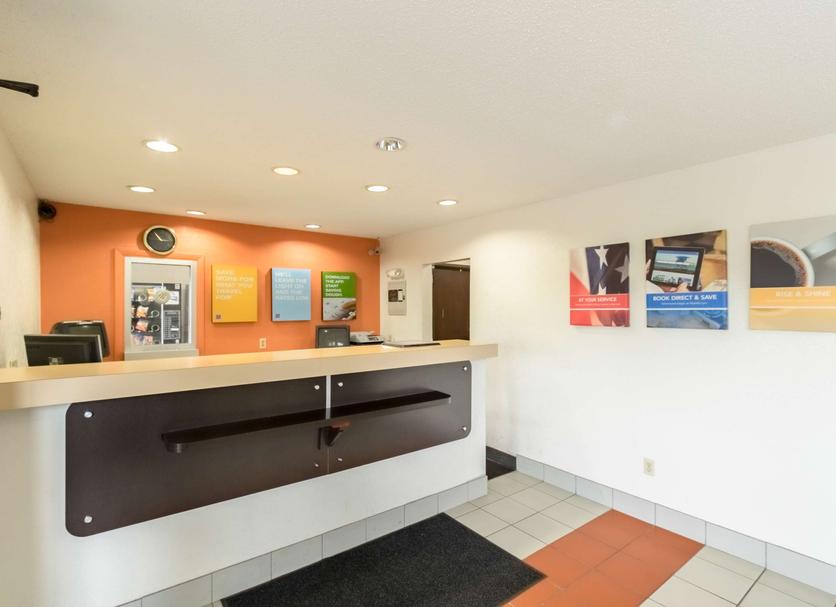 Front desk Photo
