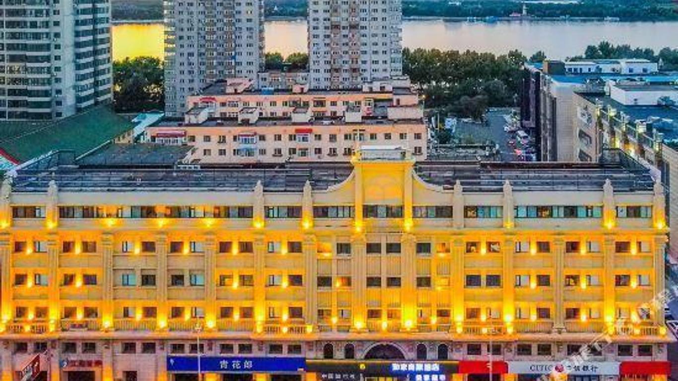 Home Inn Selected (Ha'erbin Zhongyang Street Songhuajiang Flood Control Memorial Tower)