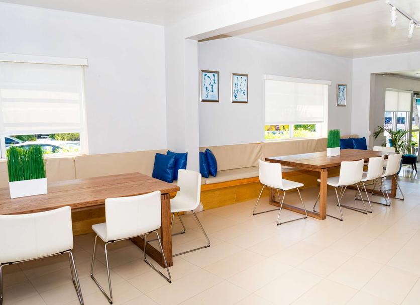 Dining room Photo