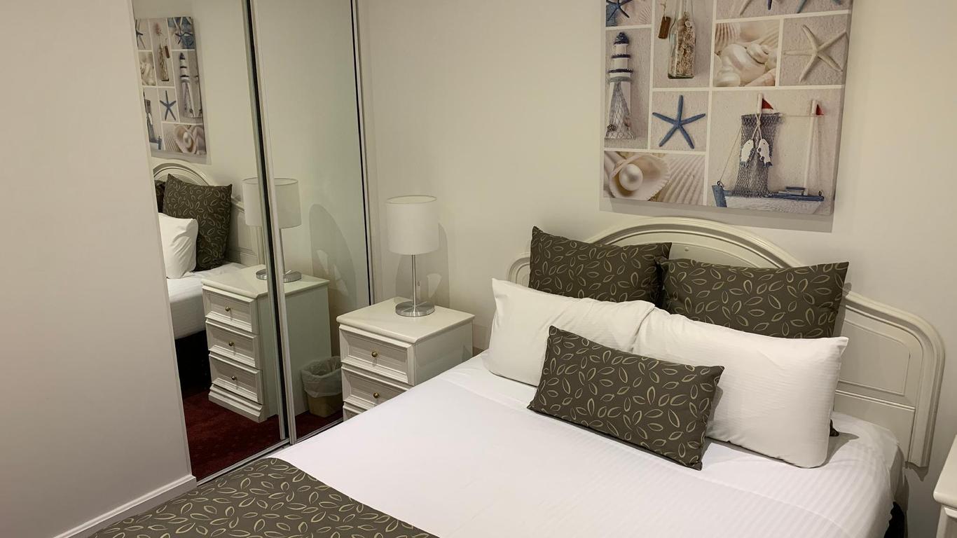 Ensenada Motor Inn and Suites