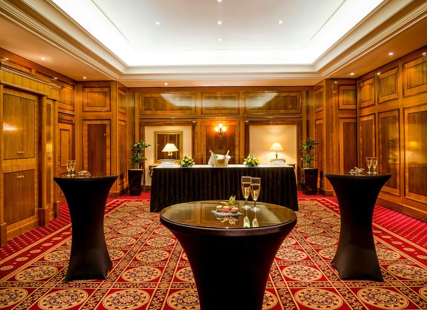 Banquet hall Photo