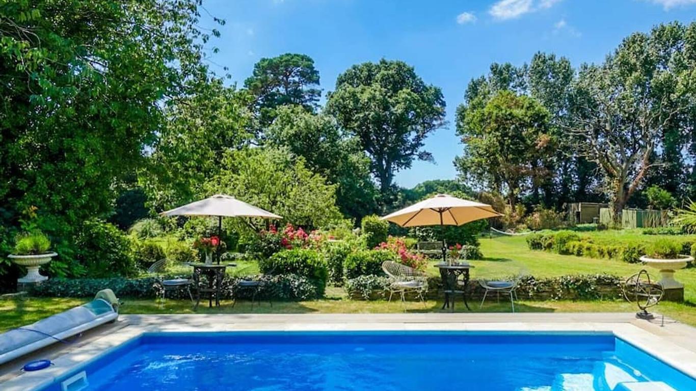 Cedar House Boutique B&B