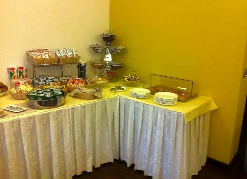 Buffet Photo