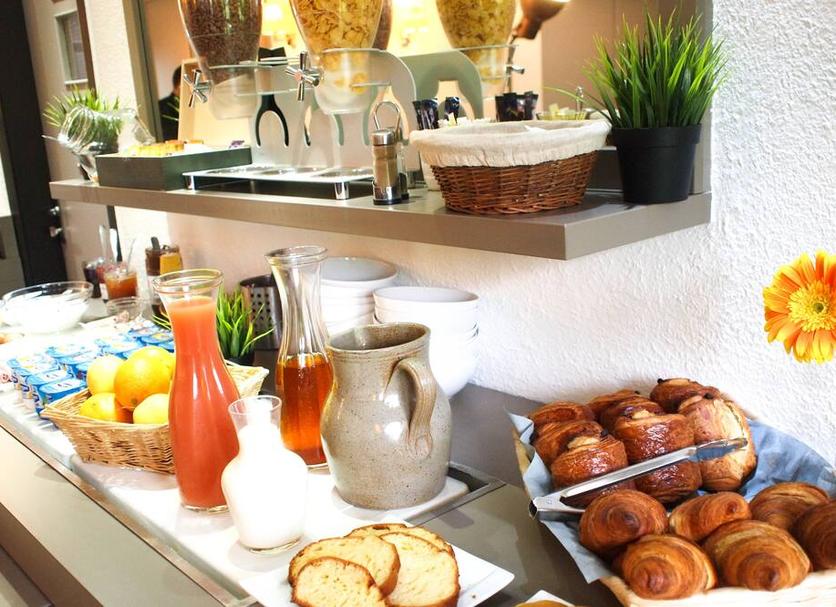 Buffet Photo