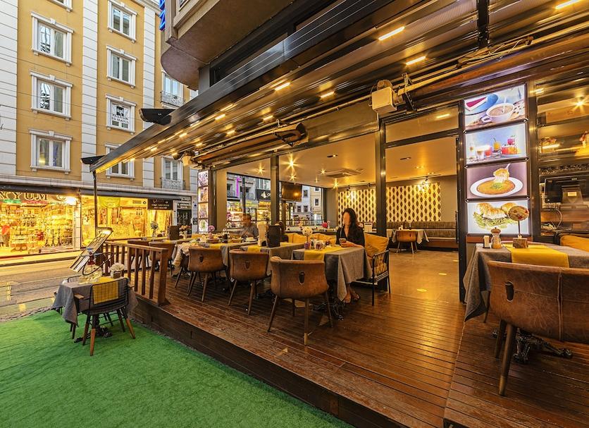 Restaurant Photo
