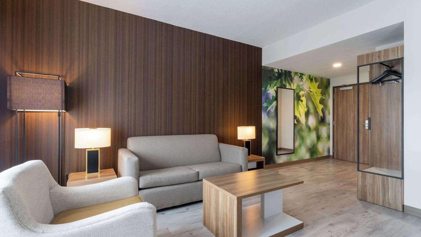 Wyndham Garden Orlando Airport