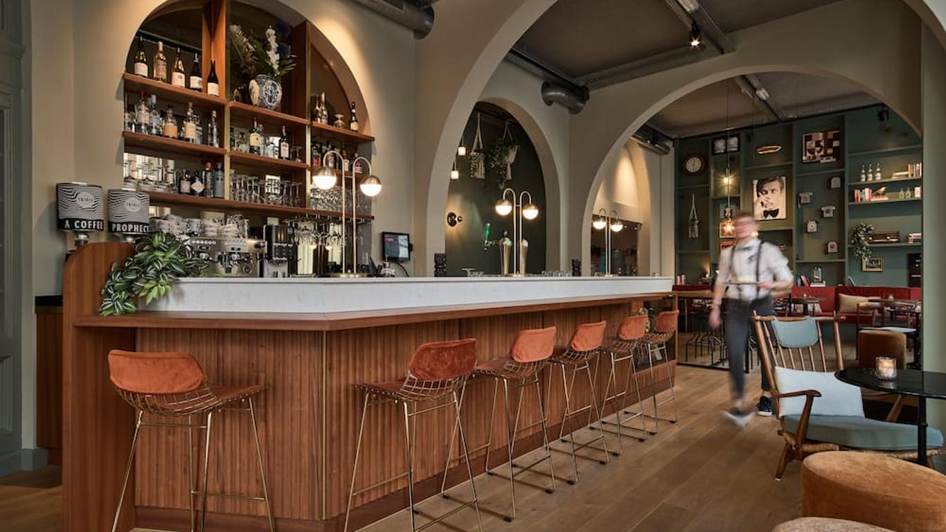 Finch Boutique Hotel, Downtown