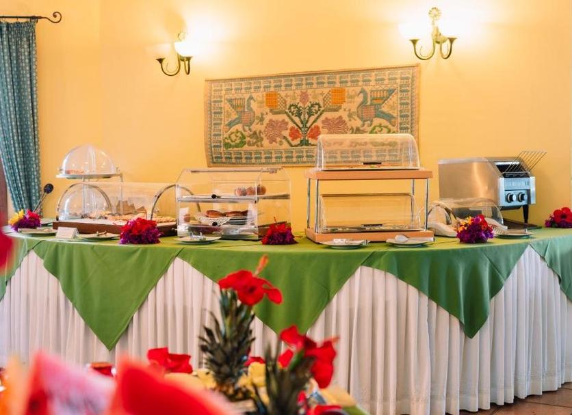 Buffet Photo