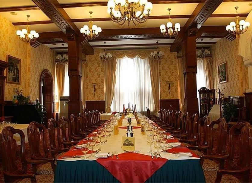 Banquet hall Photo