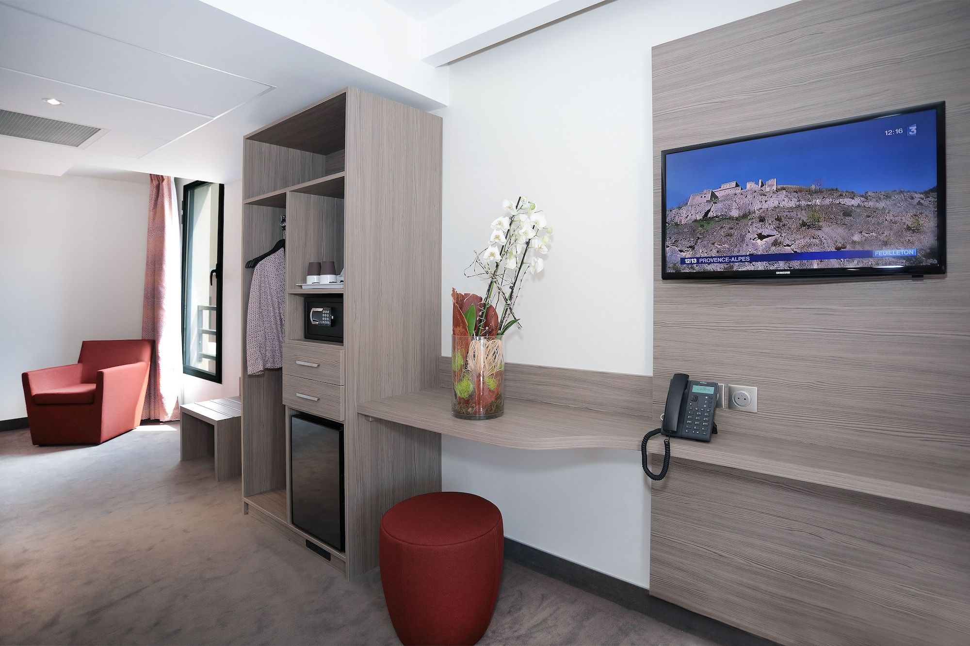 Room amenity
