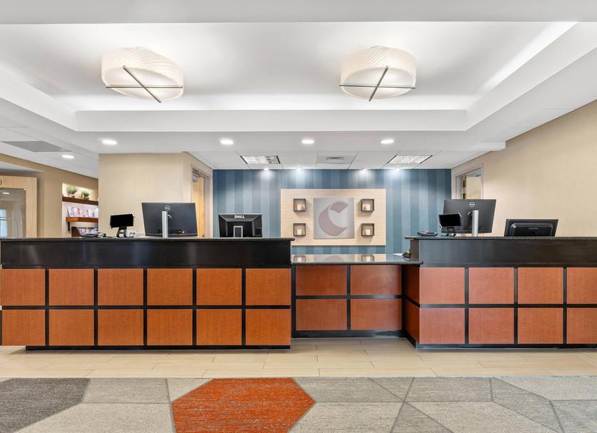 Front desk Photo