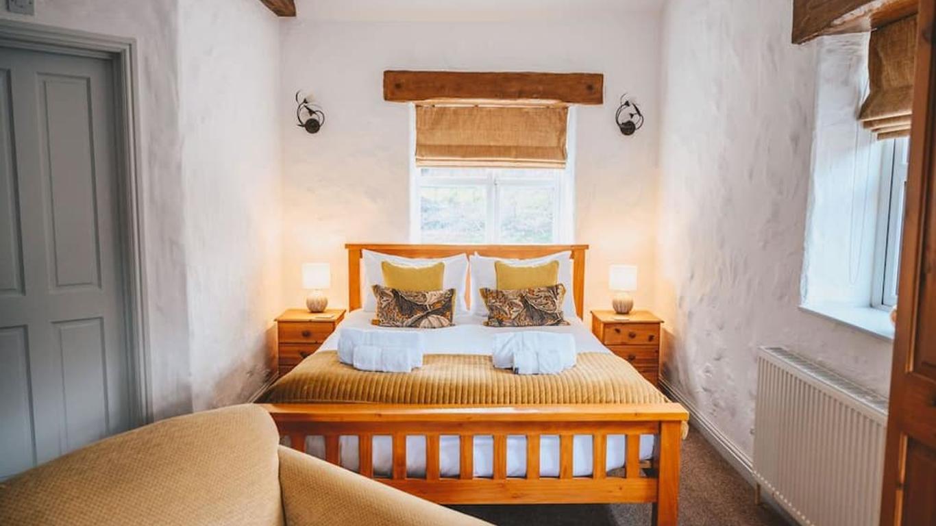 Home Farm & Lodge