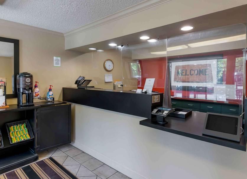 Front desk Photo