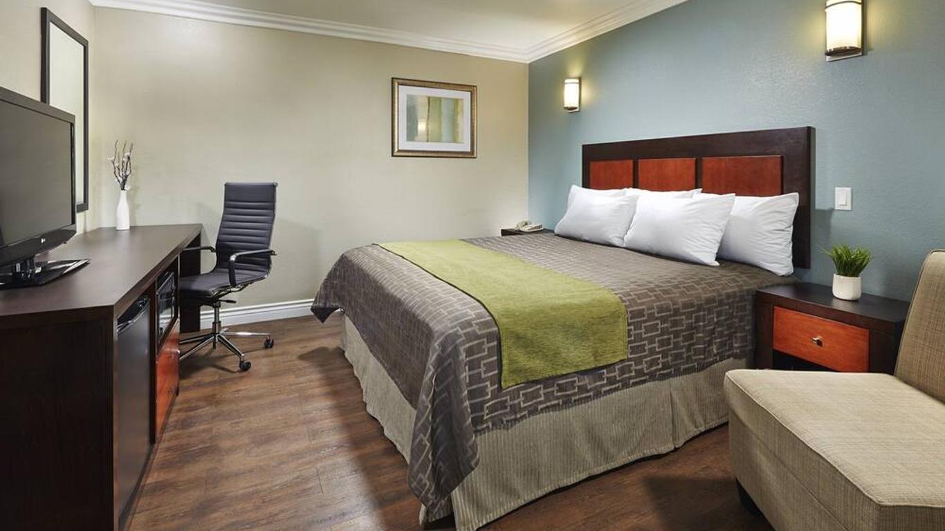 American Inn Downey