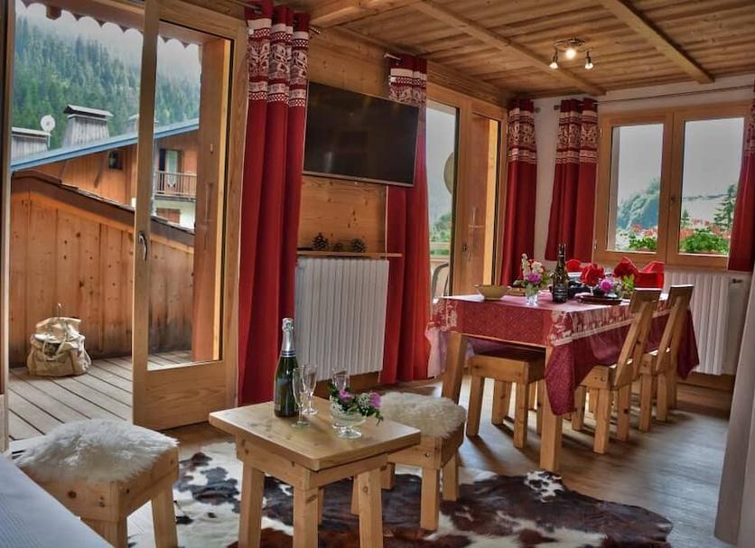 Dining room Photo