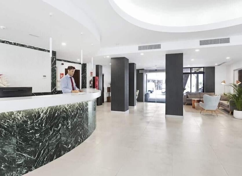 Front desk Photo