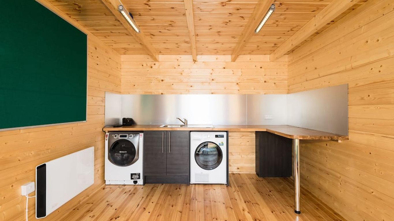 Weedingshall Lodges