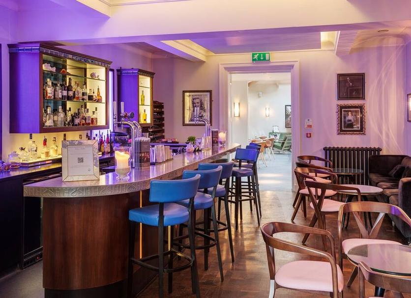 Bar Photo