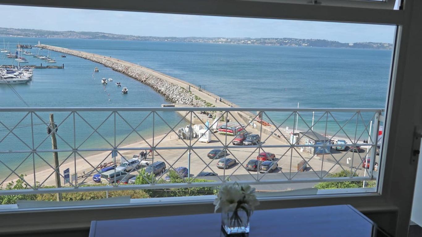 Devoncourt Devoncoast Seaview Apartments