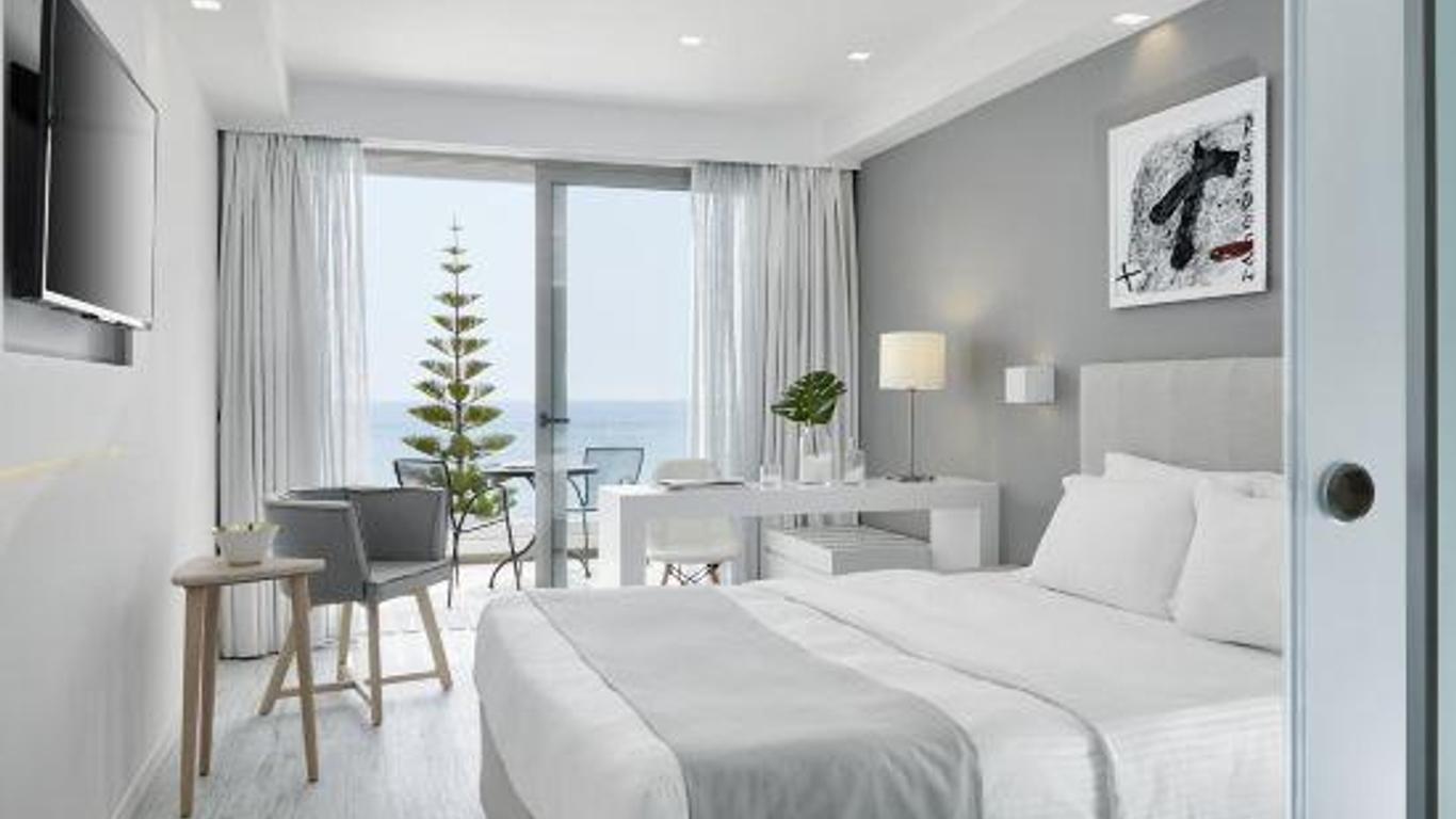 Lichnos Beach Hotel & Suites