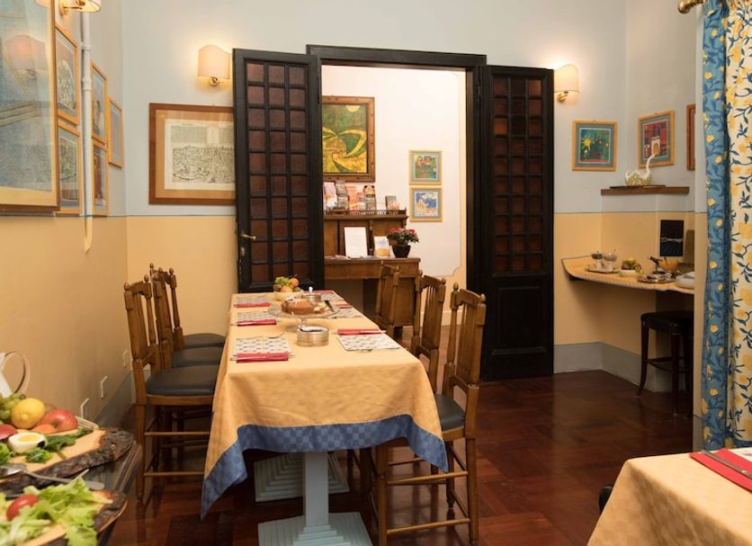 Dining room Photo