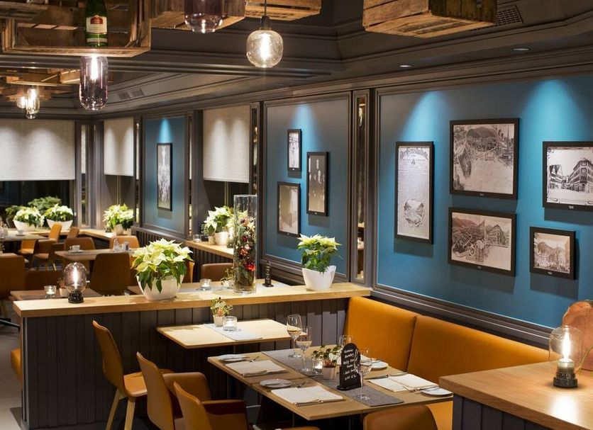 Restaurant Photo