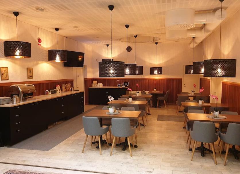 Restaurant Photo