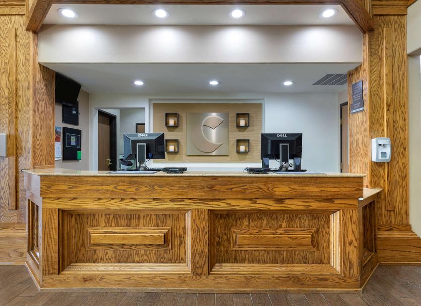 Front desk Photo