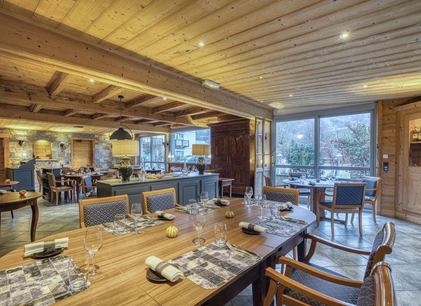 Restaurant Photo
