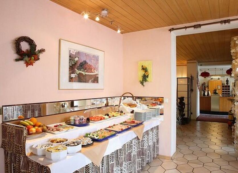 Buffet Photo