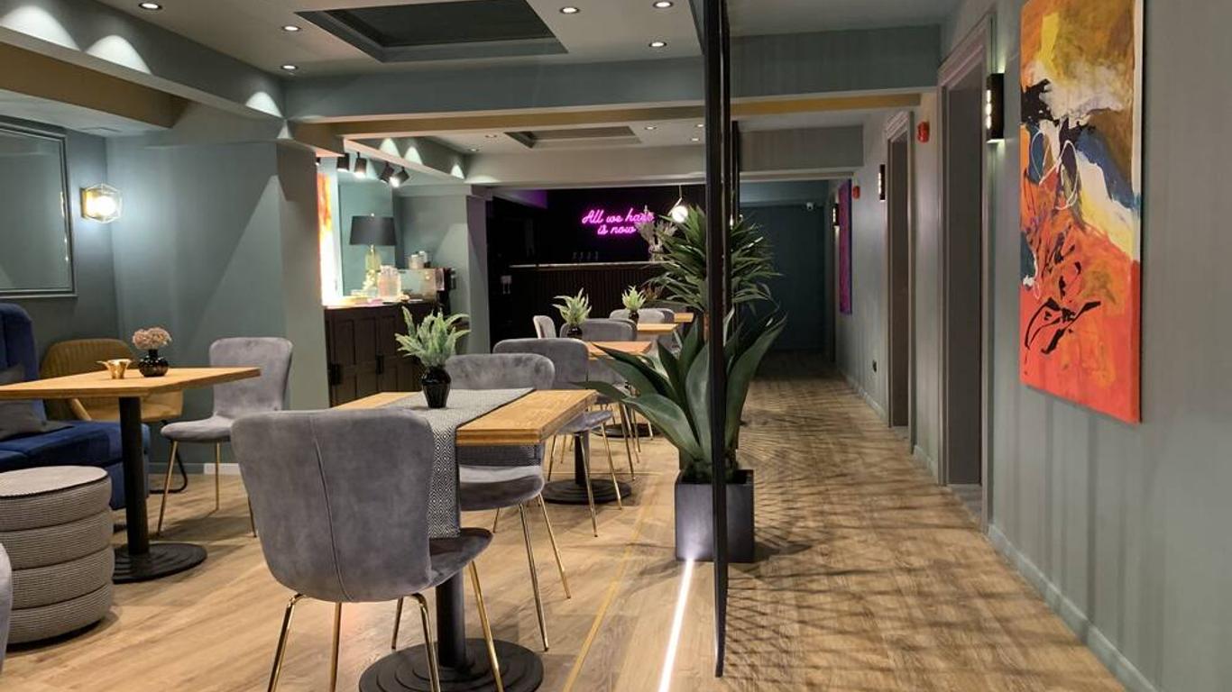 Jn Boutique Hotel