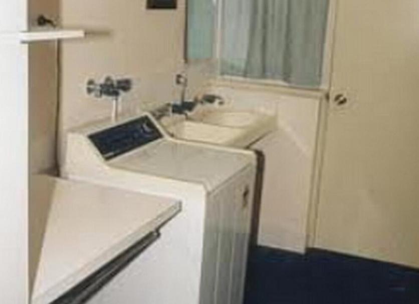 Laundry facility Photo