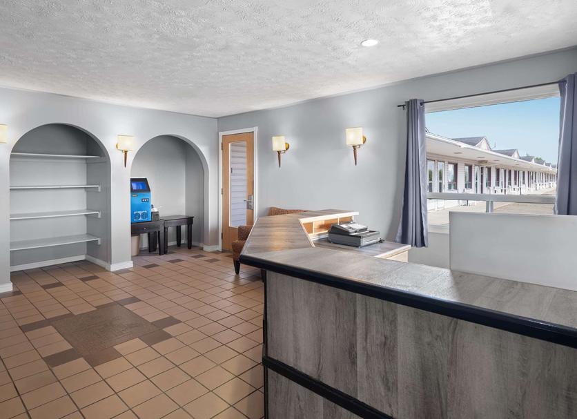 Front desk Photo