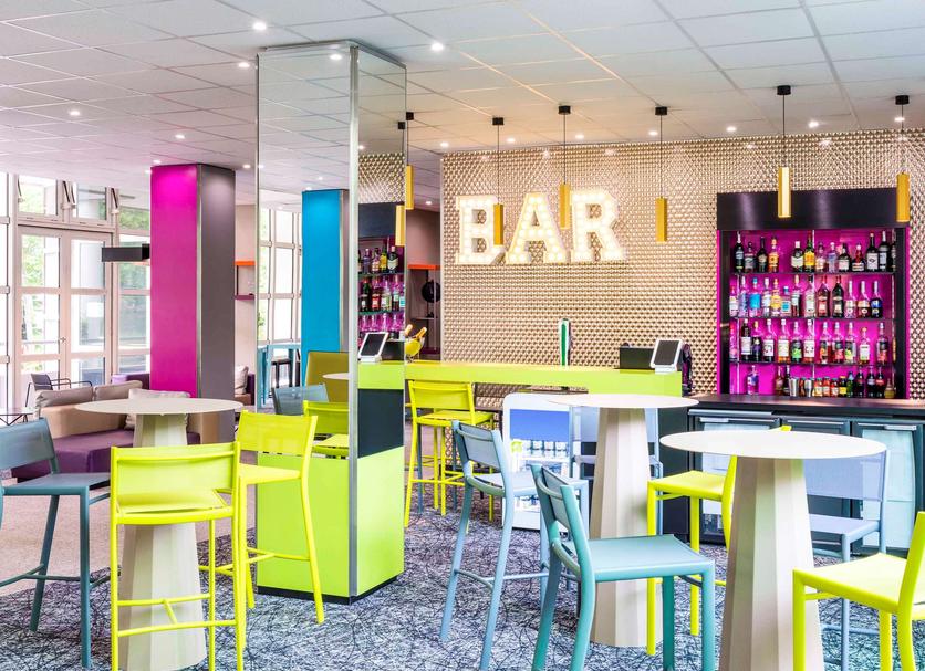 Bar Photo