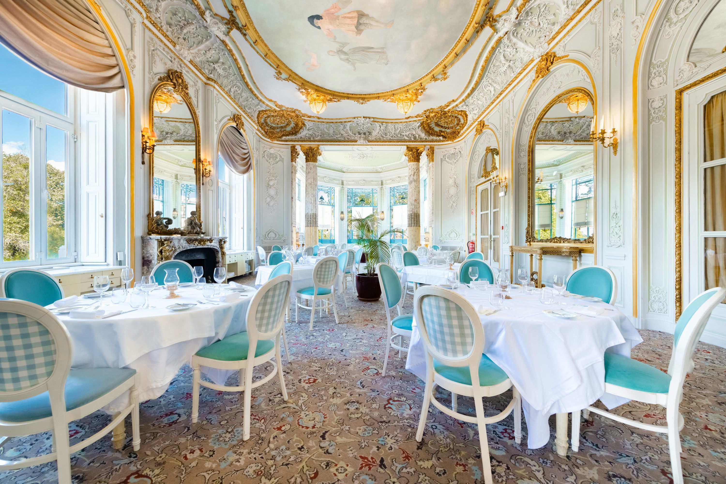 Banquet hall