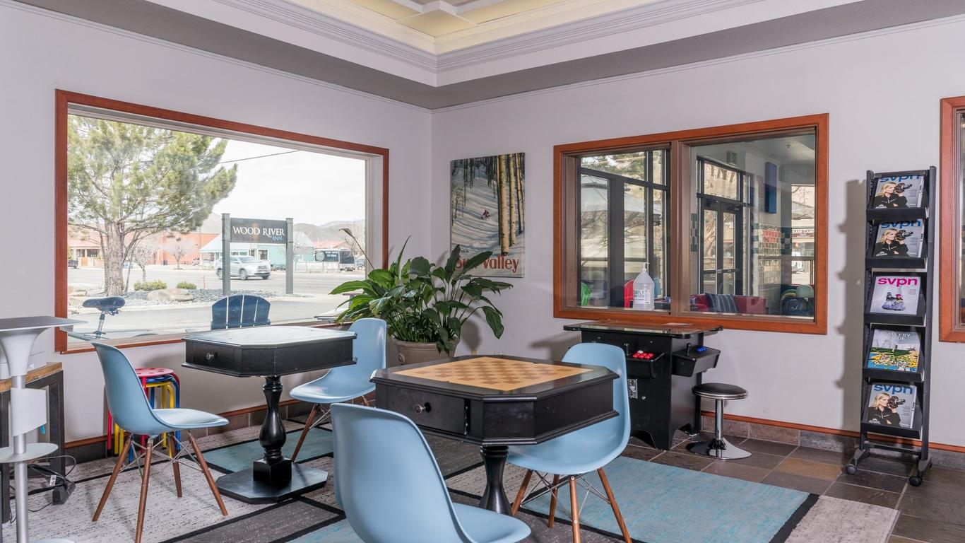 Wood River Inn & Suite