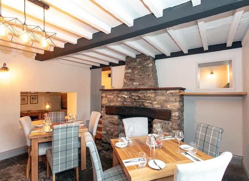 Dining room Photo