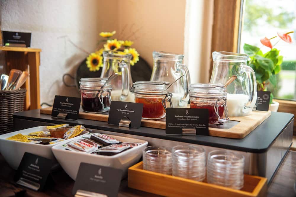 Buffet Photo