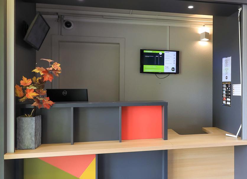 Front desk Photo