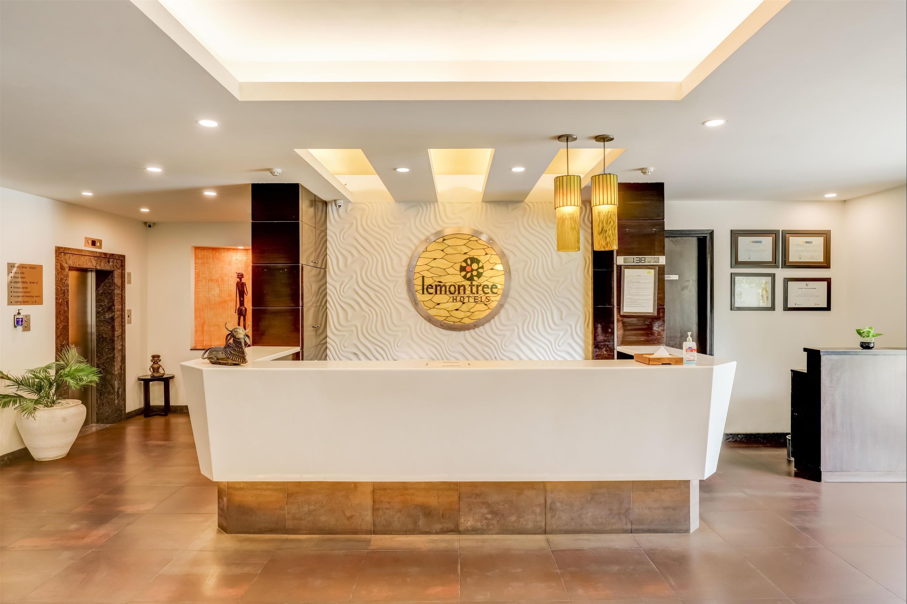 Front desk Photo