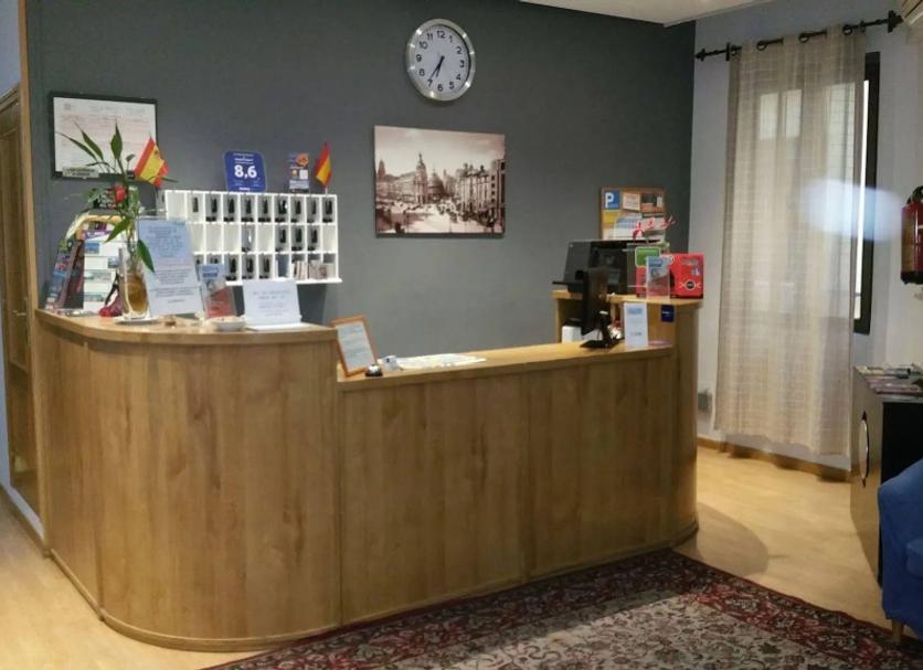 Front desk Photo