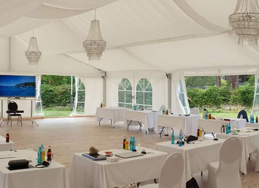 Banquet hall Photo
