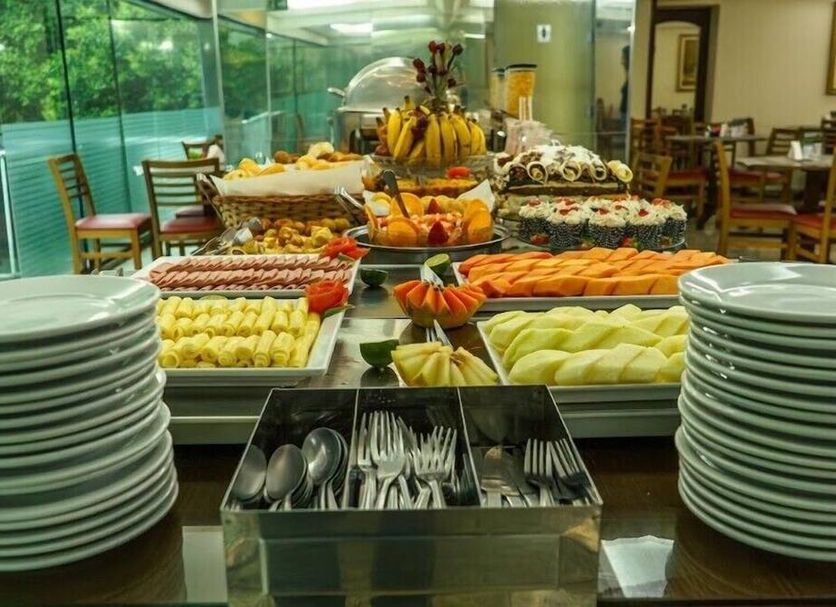 Buffet Photo