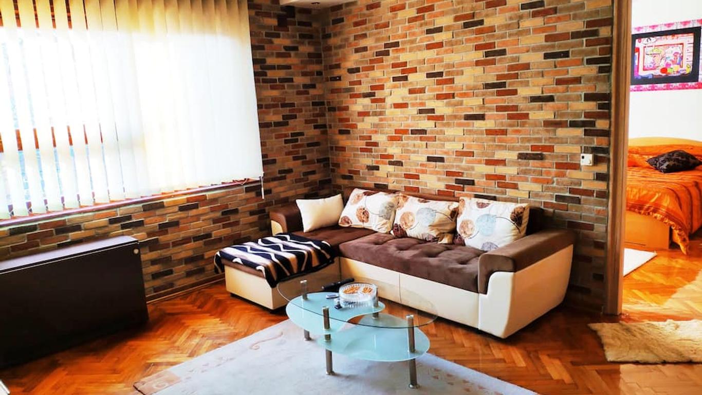 V2 with Love - Vintage Modern and Spacious