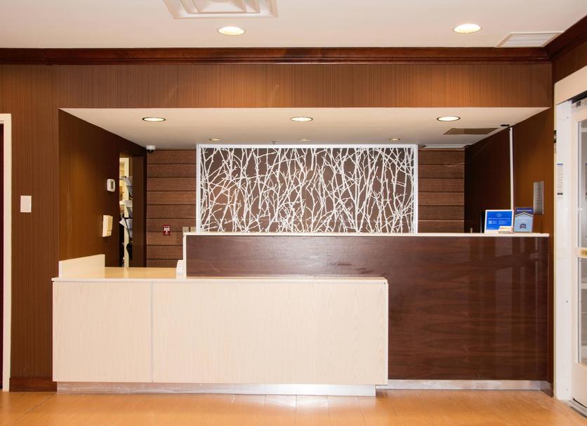 Front desk Photo
