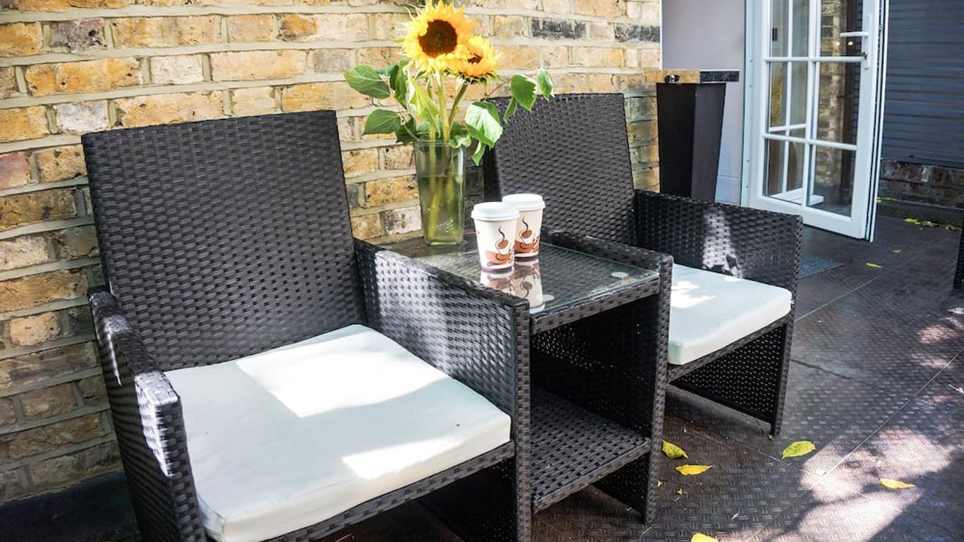 The Mornington Camden Female only Hostel