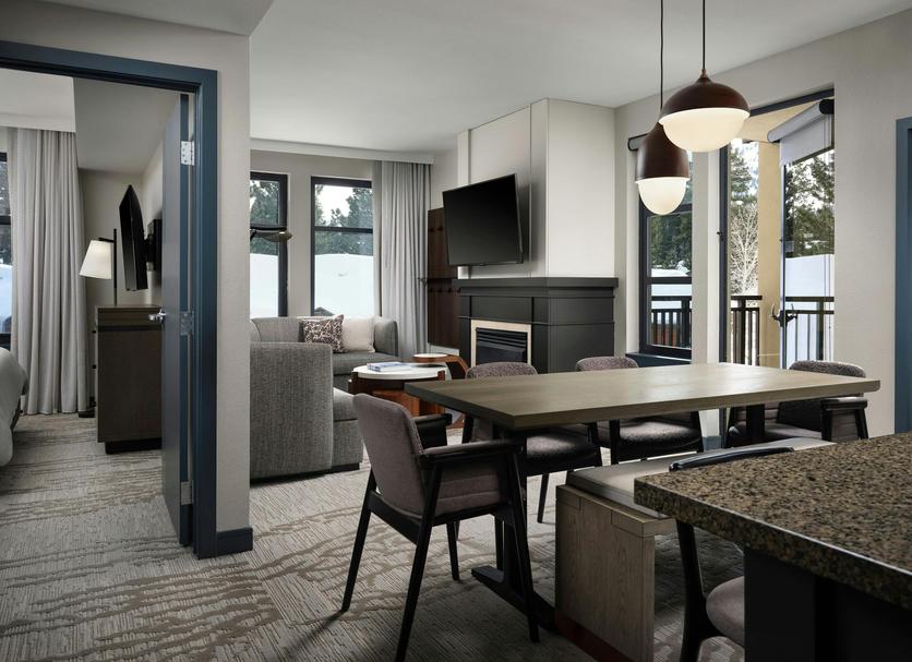 Dining room Photo