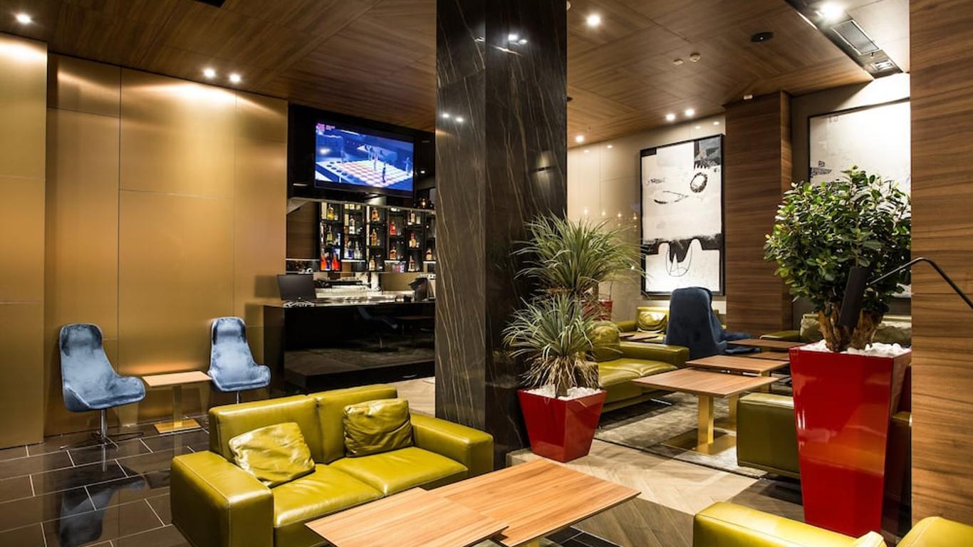 Ambasador Hotel