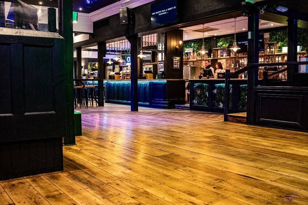 Bar