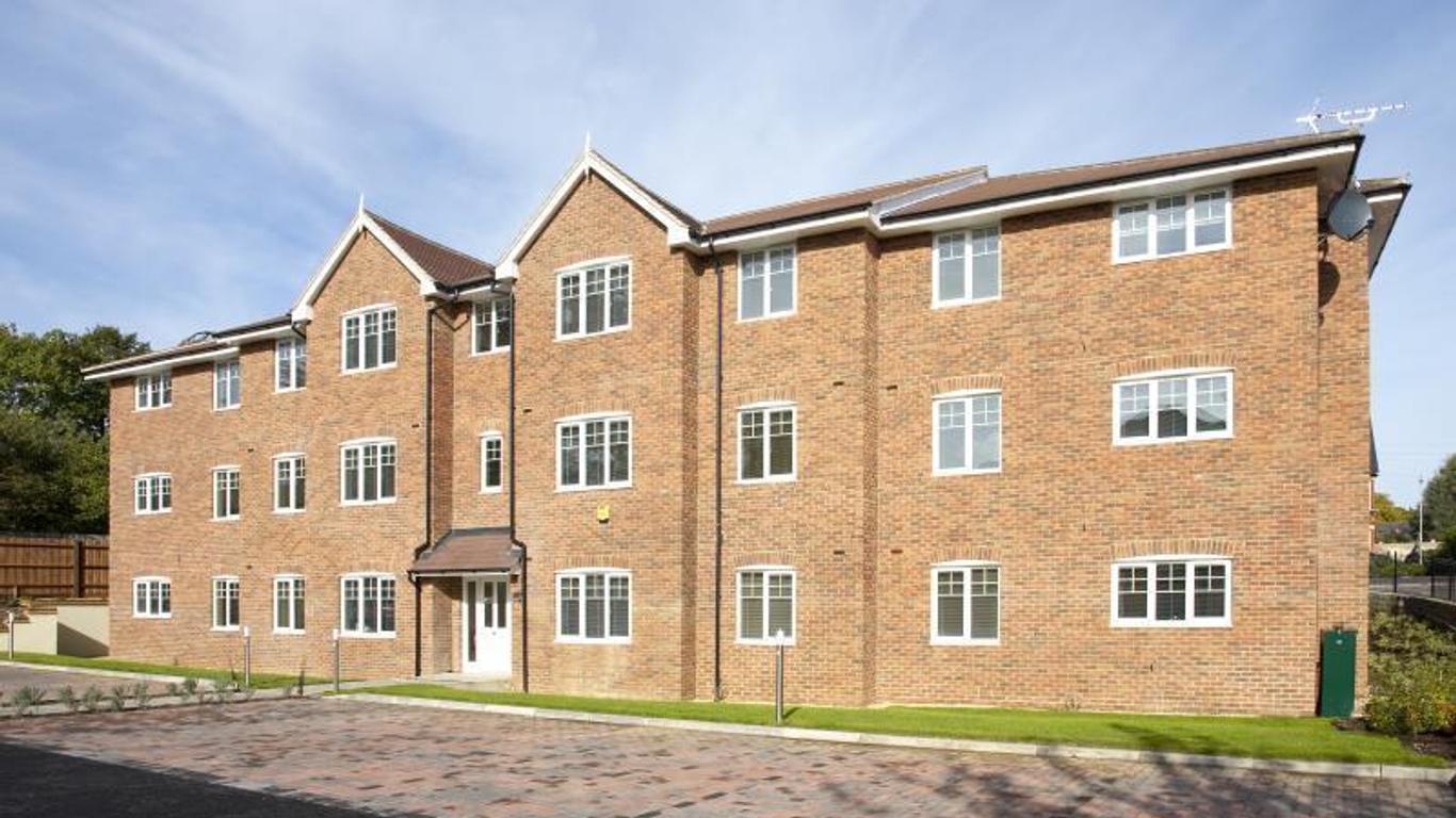 Saco Farnborough - Reading Road